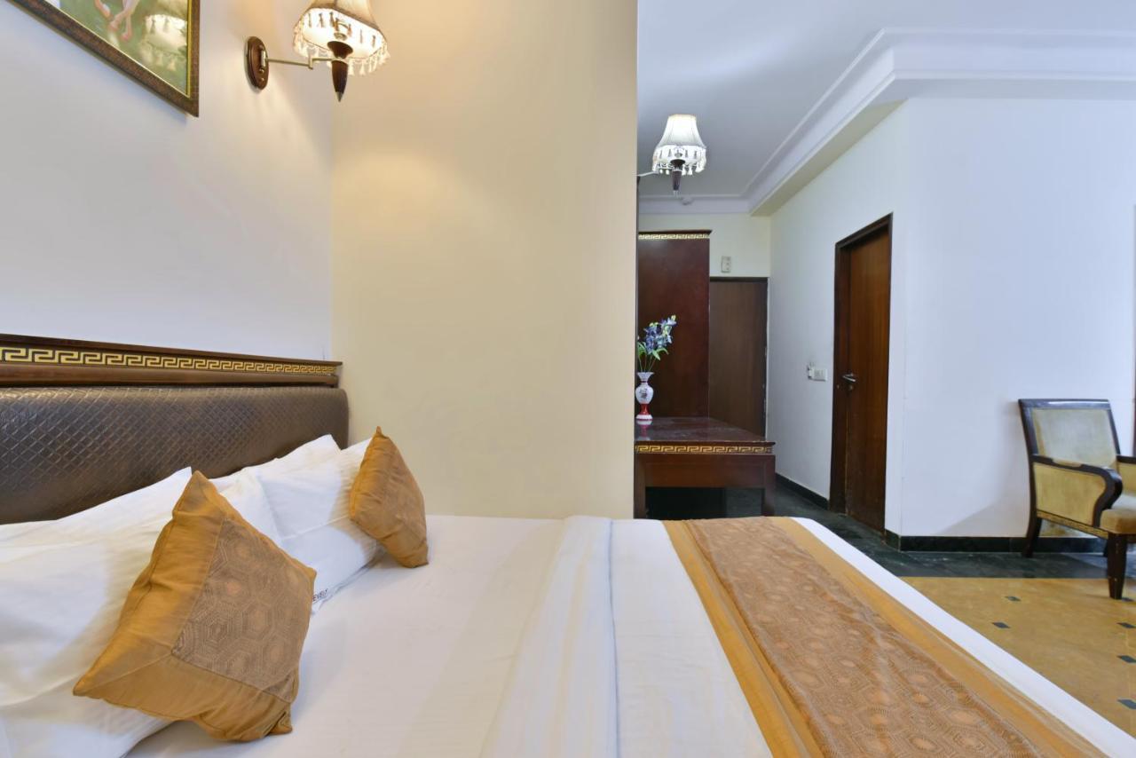 Hotel Revels By A1Rooms New Delhi Exterior photo